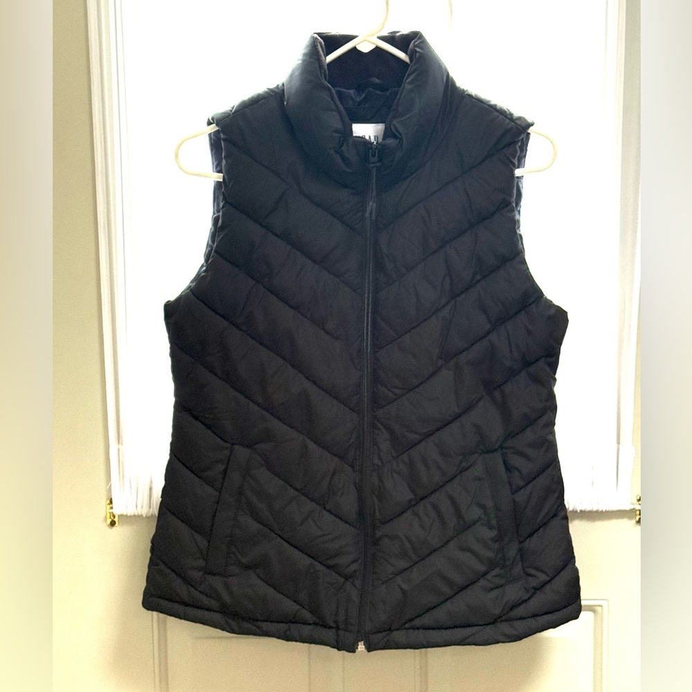 NWT Ladies GAP puffer vest